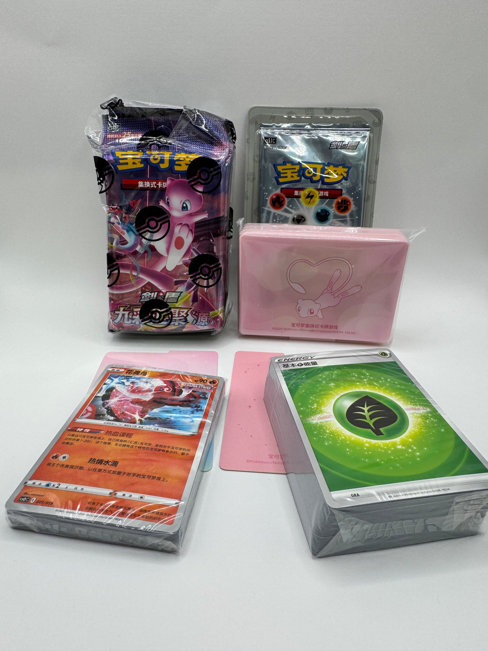 Pokemon Simplified Chinese Mew ETB contents